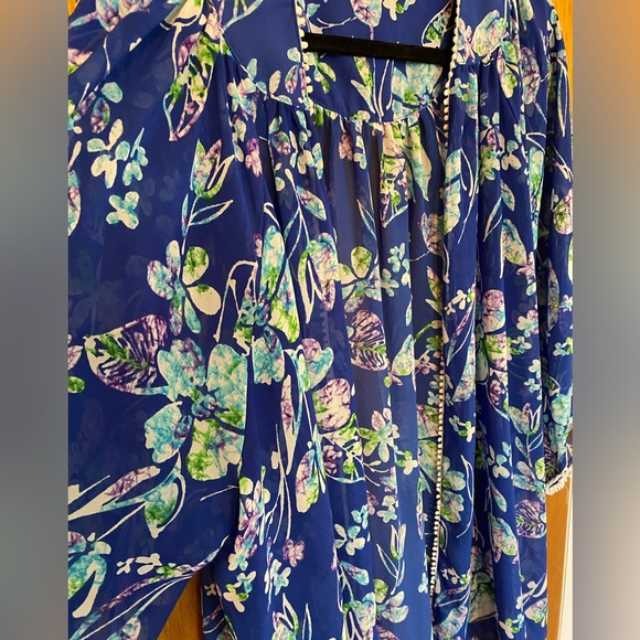 Floral Kimono 🩵🌺 - Picture 3 of 4